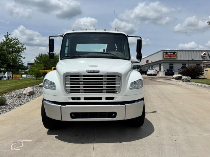 2020 Freightliner Business Class M2 106-2