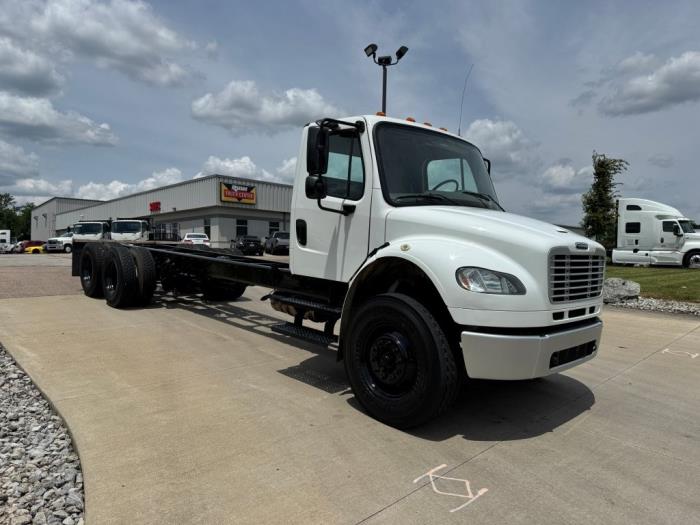 2020 Freightliner Business Class M2 106-3