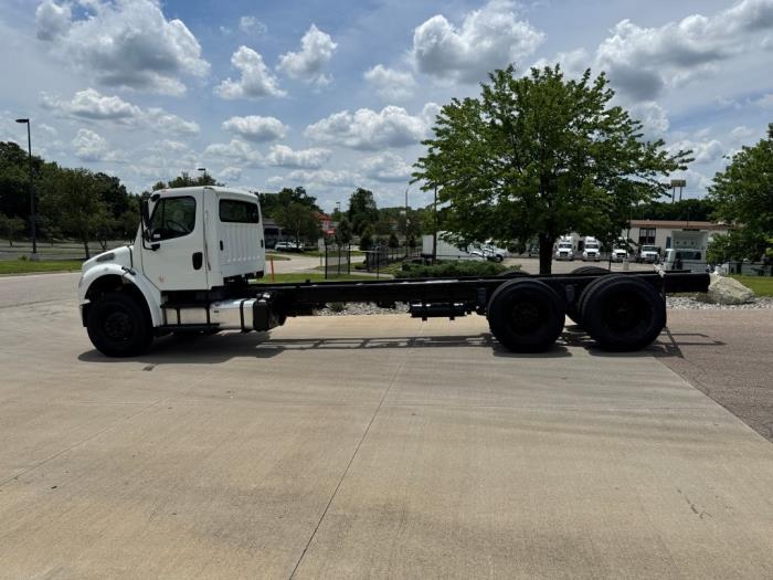2020 Freightliner Business Class M2 106-7