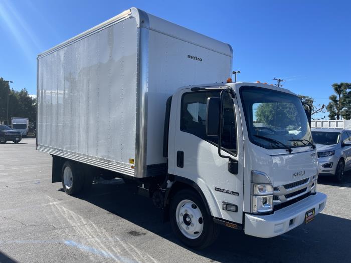 2025 Isuzu NRR-4
