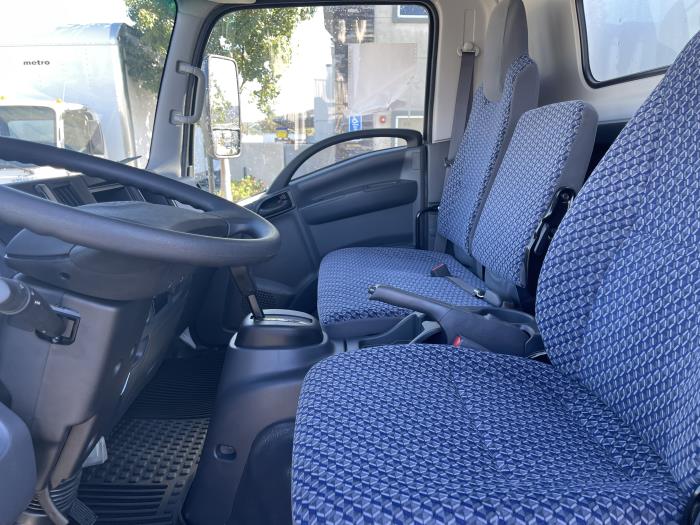 2025 Isuzu NRR-9