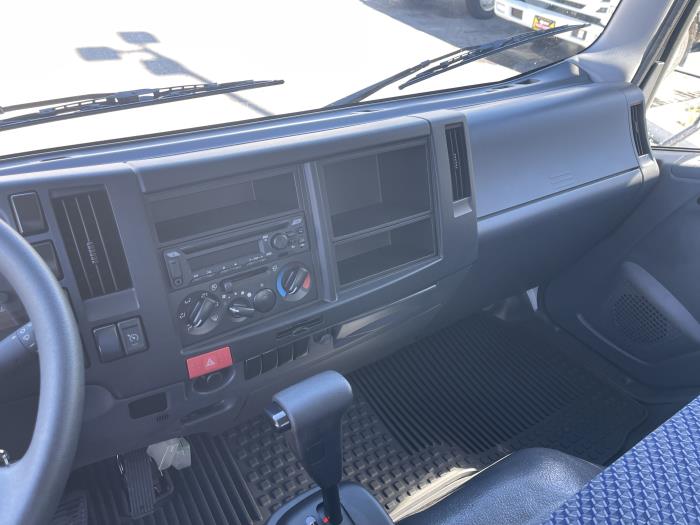 2025 Isuzu NRR-10