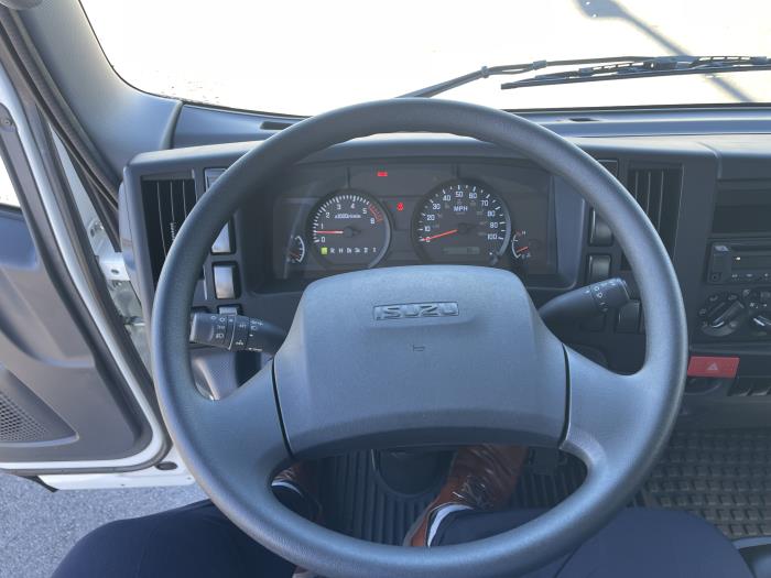 2025 Isuzu NRR-13