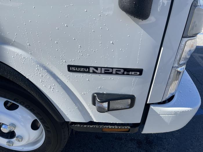 2025 Isuzu NRR-6