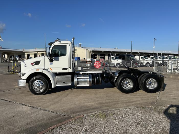 2021 Peterbilt 567-2