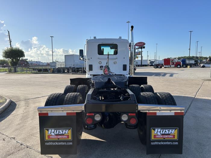 2021 Peterbilt 567-4