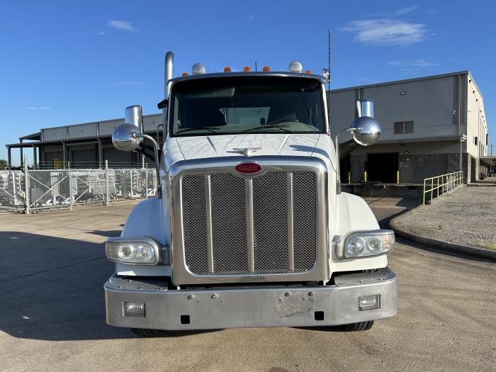 2021 Peterbilt 567-8