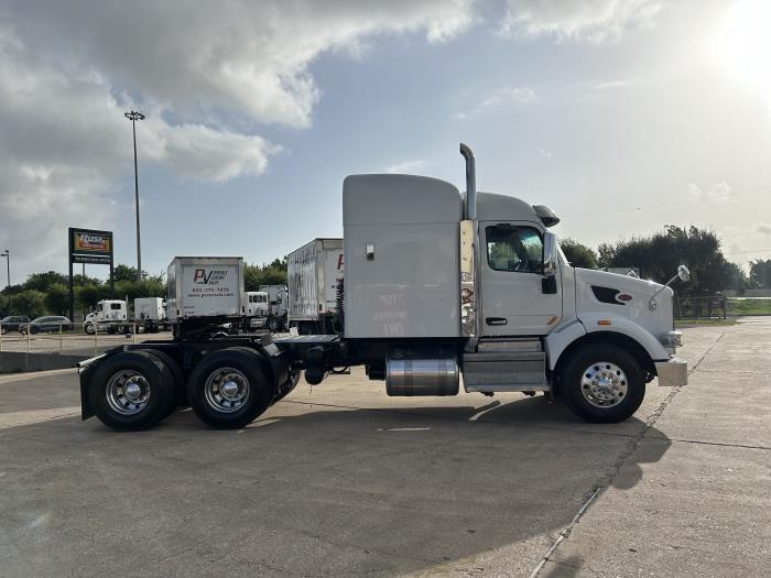 2021 Peterbilt 567-6