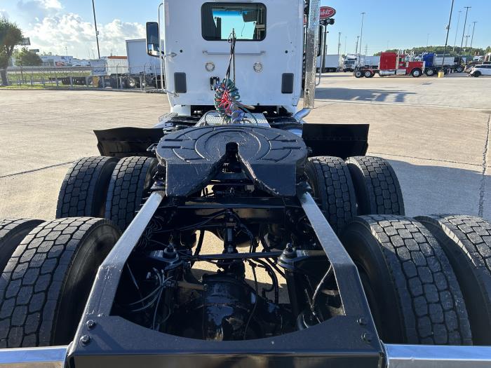 2021 Peterbilt 567-13