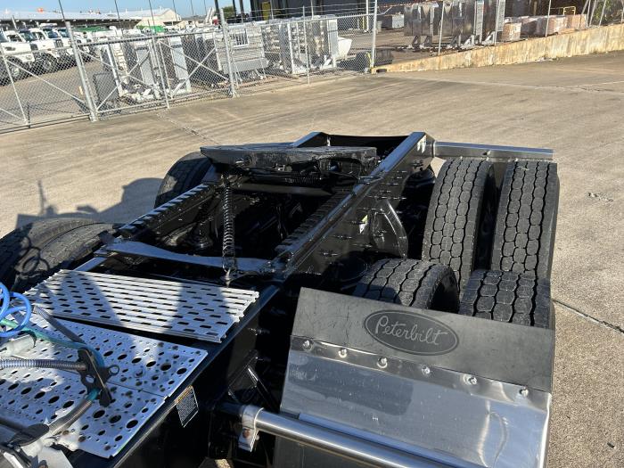 2021 Peterbilt 567-14
