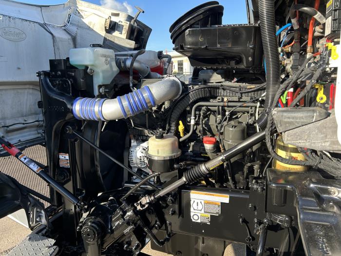 2021 Peterbilt 567-17