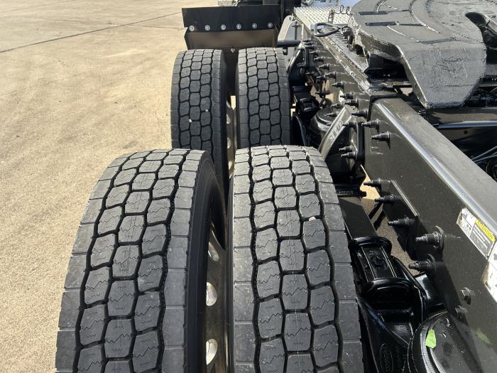 2021 Peterbilt 567-12