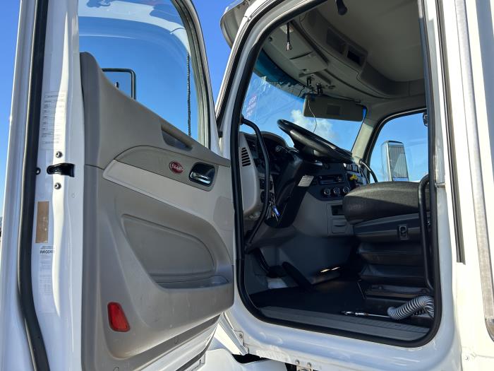 2021 Peterbilt 567-24