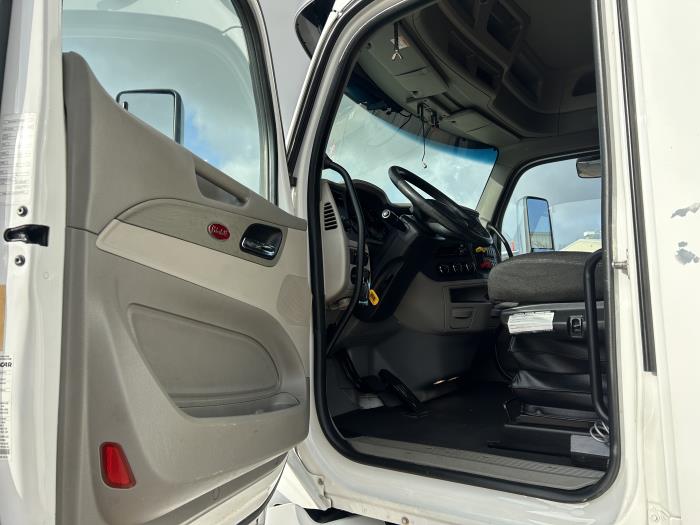 2021 Peterbilt 567-24