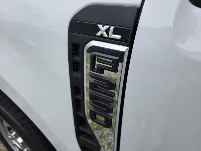 2025 Ford F-250-10