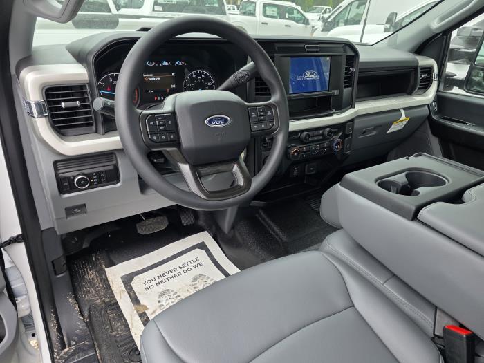 2025 Ford F-250-11