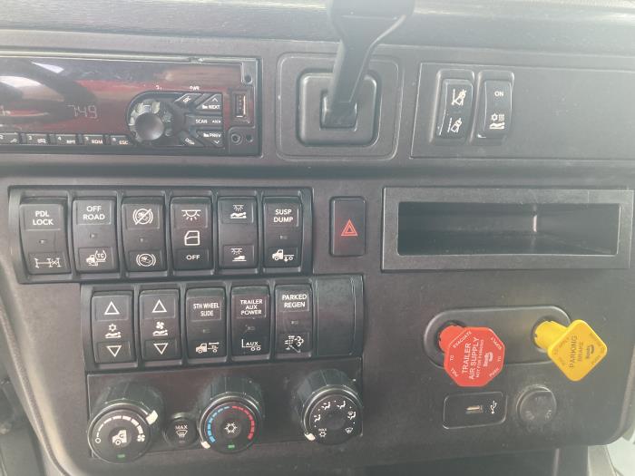 2020 International LT625-10