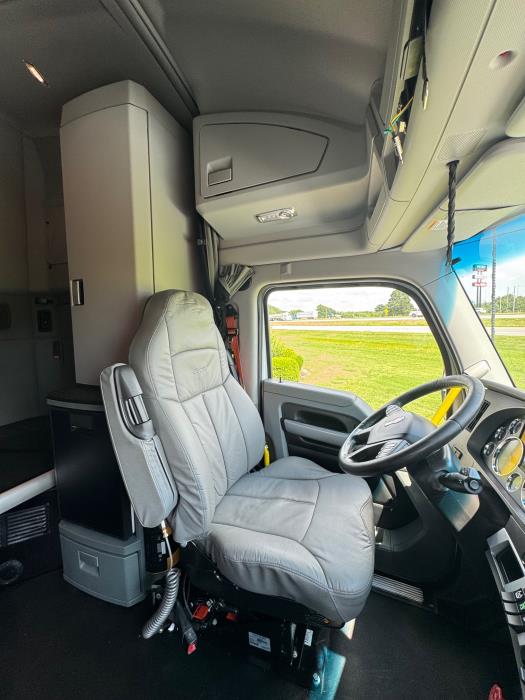 2021 Kenworth T680-17