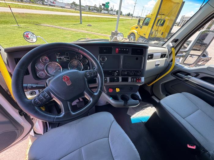 2021 Kenworth T680-13