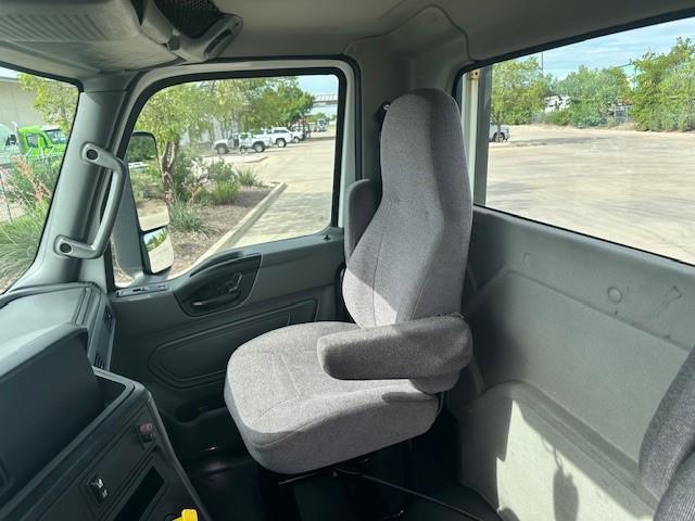 2019 International LT625-27