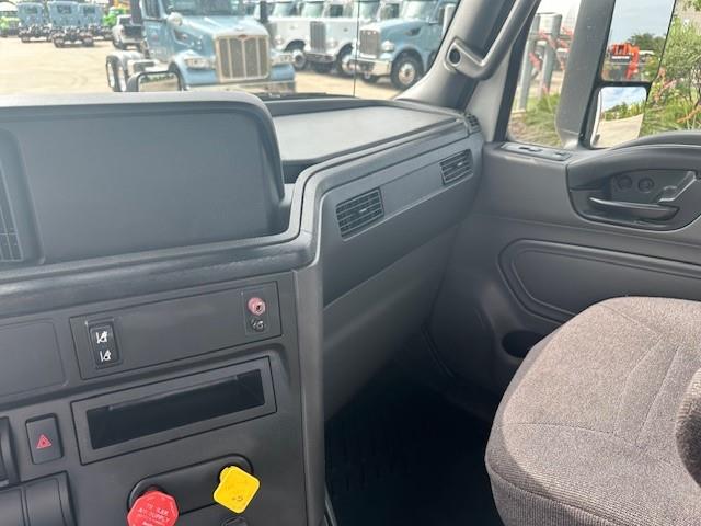 2019 International LT625-32