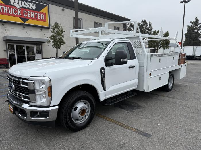 2025 Ford F-350 XL photo 2