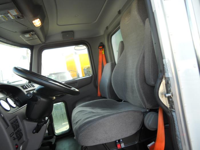 2020 Peterbilt 337-5