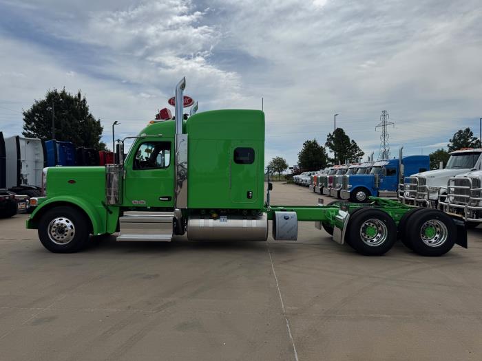2026 Peterbilt 589-2