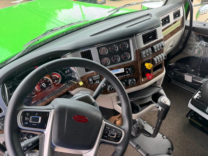 2026 Peterbilt 589-6