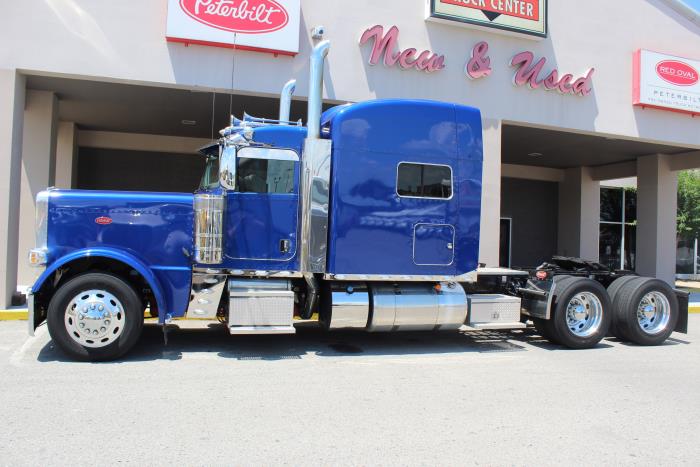 2023 Peterbilt 389-3