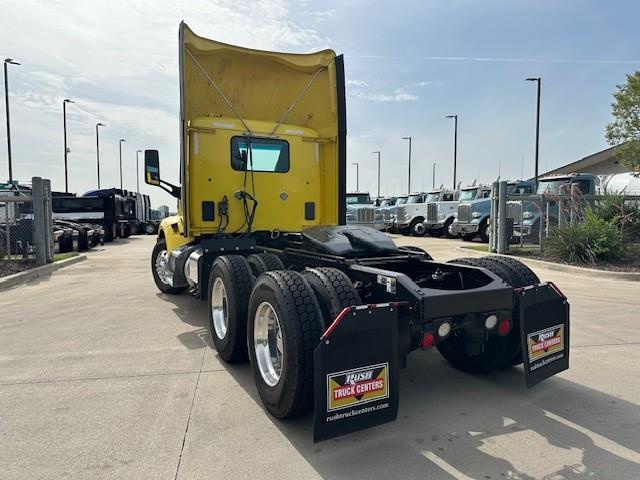 2021 Peterbilt 579-5