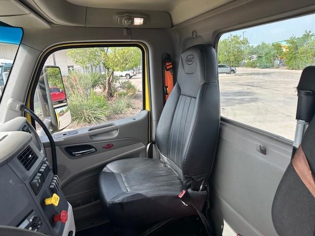 2021 Peterbilt 579-26