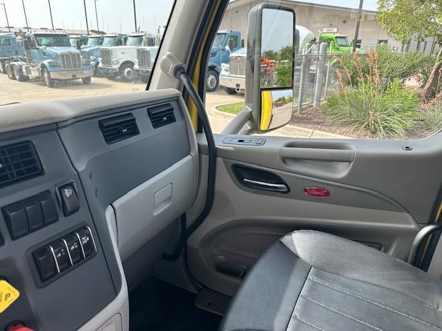 2021 Peterbilt 579-27