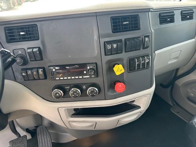 2021 Peterbilt 579-28