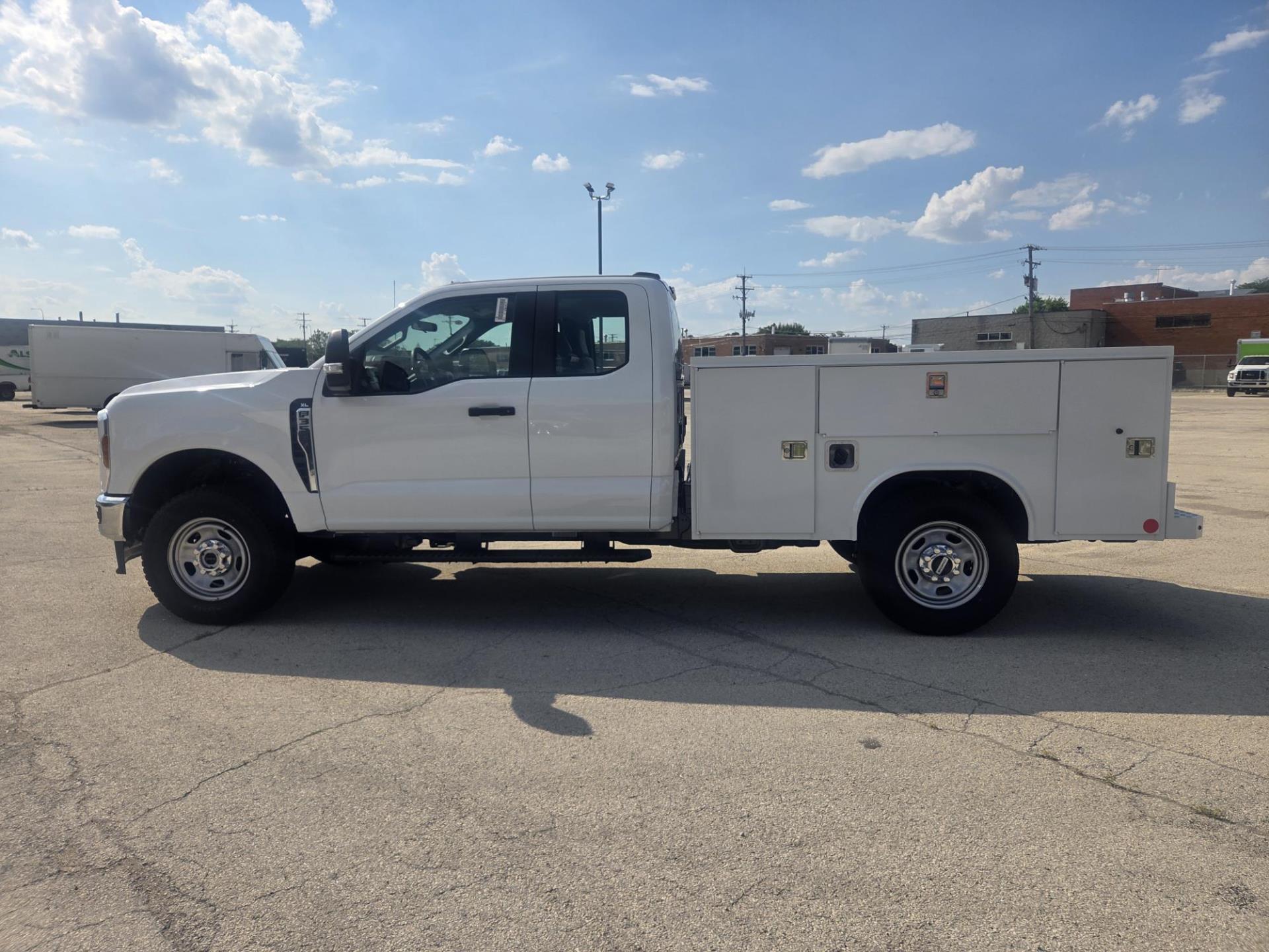New 2025 Ford F-350 Super Cab 4x4 Reading SLU98-SW 8' 2" Service Truck for sale #1889938 - photo 3