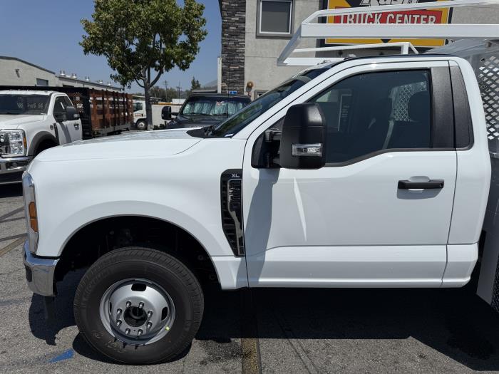 2025 Ford F-350-23