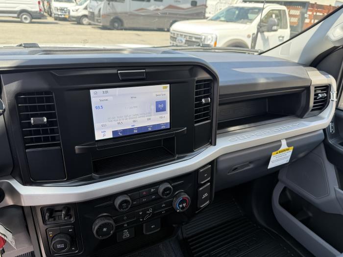2025 Ford F-350-29
