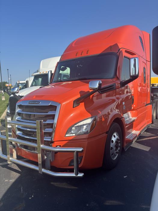 2022 Freightliner Cascadia-0