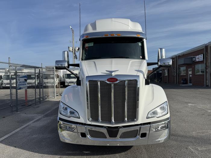 2026 Peterbilt 579-8