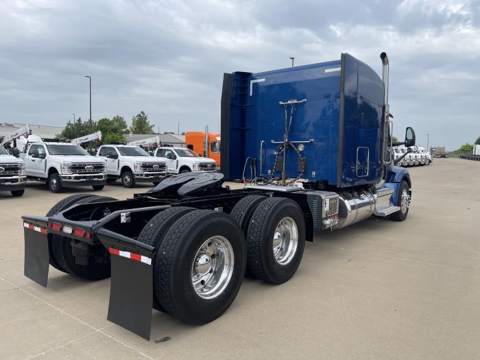 2022 Peterbilt 579-9