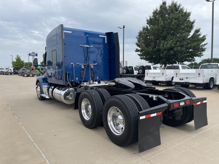2022 Peterbilt 579-12