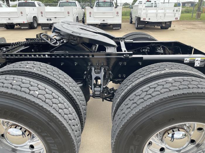 2022 Peterbilt 579-13