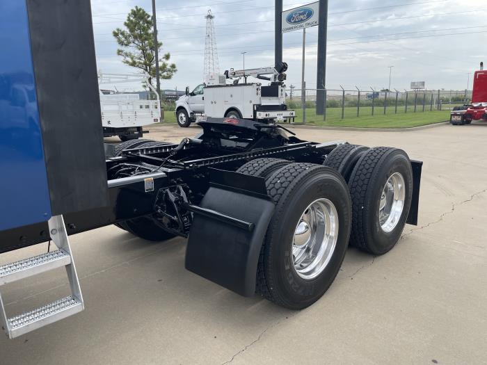 2022 Peterbilt 579-15