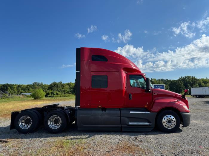 2022 International LT625-4