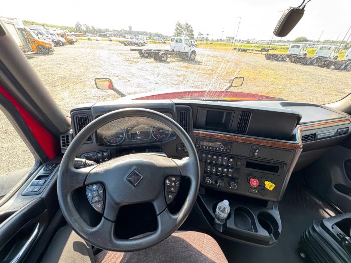 2022 International LT625-15