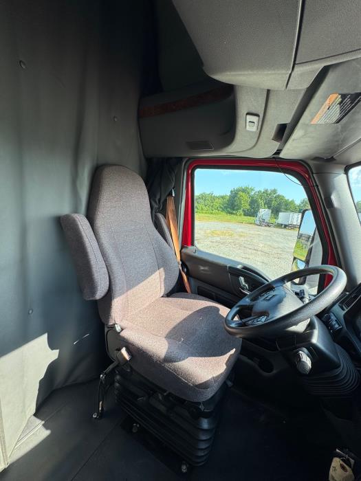 2022 International LT625-19