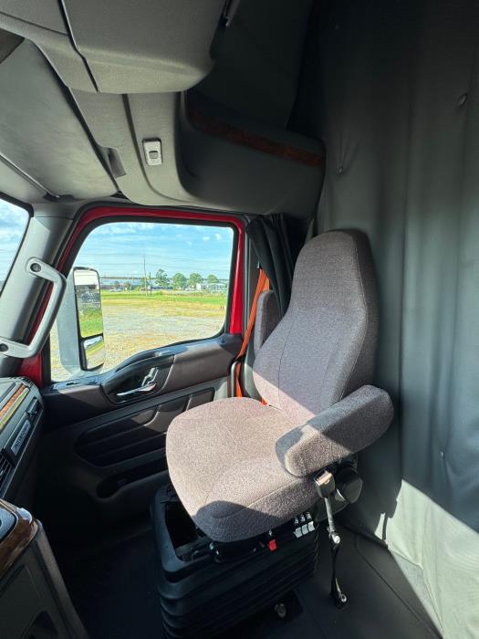 2022 International LT625-20