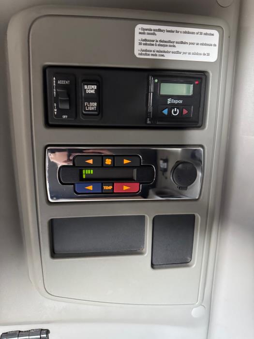 2022 International LT625-27
