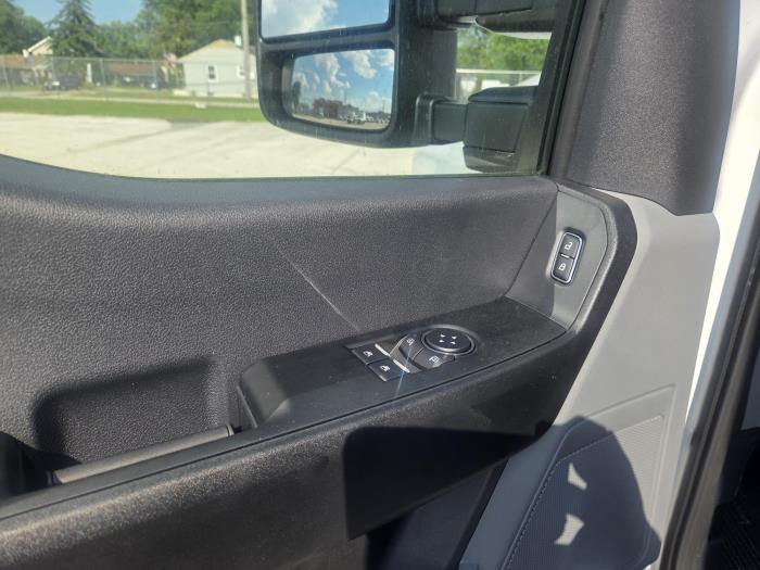 2025 Ford F-550-9