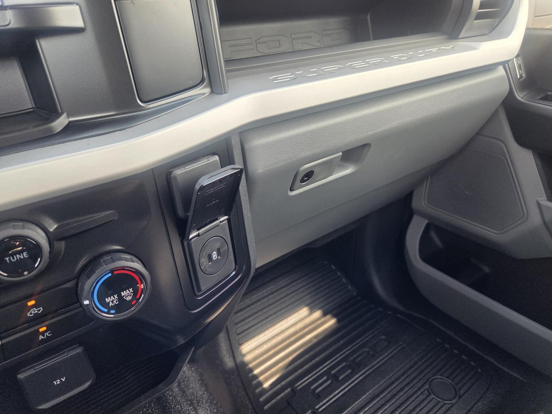 2025 Ford F-550 Regular Cab DRW 4x4 Rugby Dump Truck for sale #1917405 - photo 15